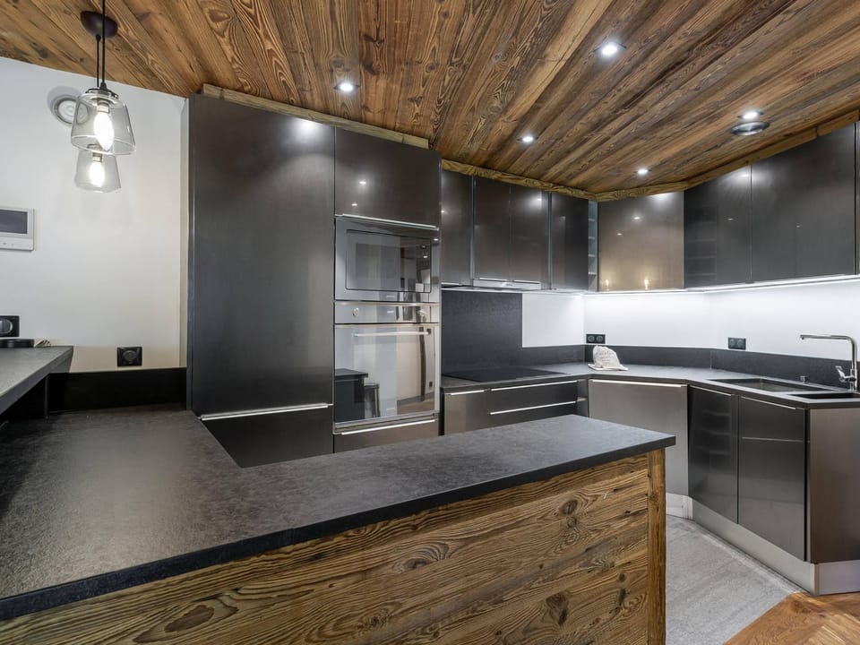 Appartement de Luxe Centre, Proche Pistes, Sauna, Balcon, jusqu'à 6 Pers. - FR-1-567-58 Apartment in Val dIsere