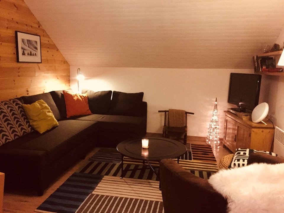 Appartement mezzanine 6 couchages, pied de pistes, Risoul - FR-1-330-507 Apartment in Piedmont