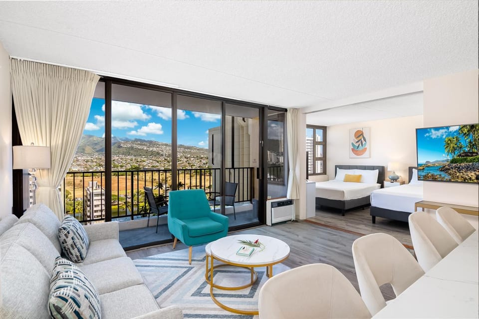 TV and multimedia, View (from property/room), Living room, Seating area, Mountain view