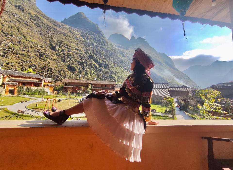 Day, People, Natural landscape, Activities, View (from property/room), Balcony/Terrace, Mountain view, group of guests