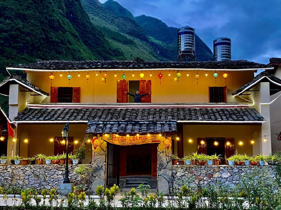 Property building, Day, Natural landscape, Mountain view