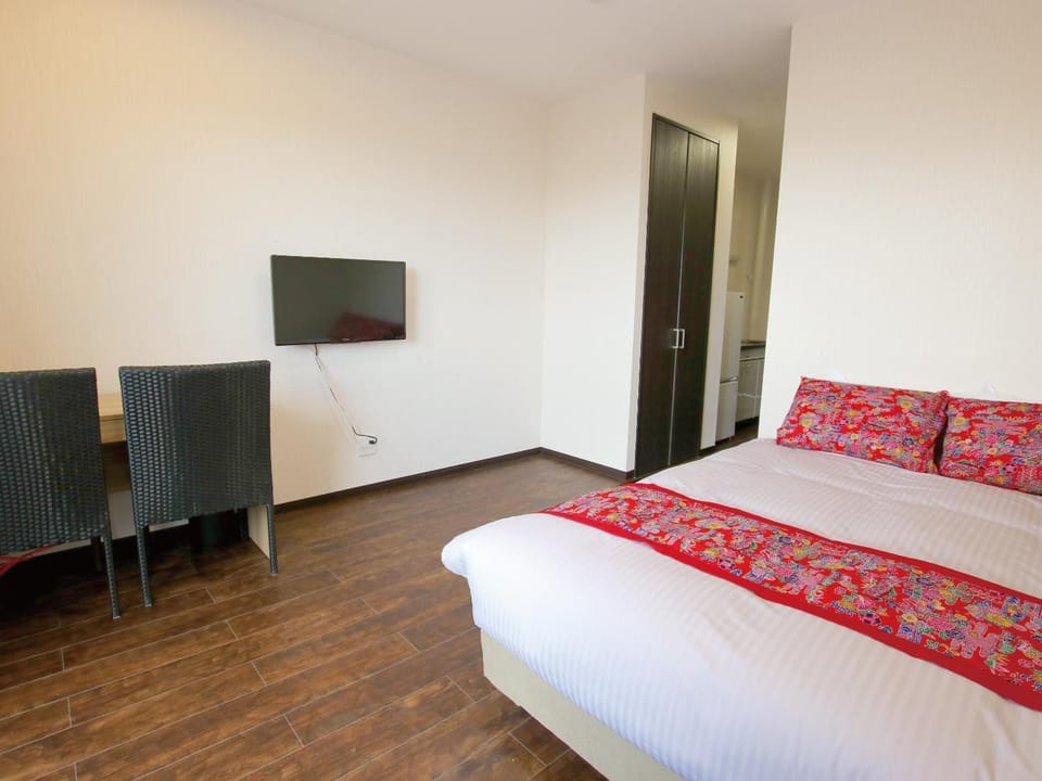 Bed, TV and multimedia