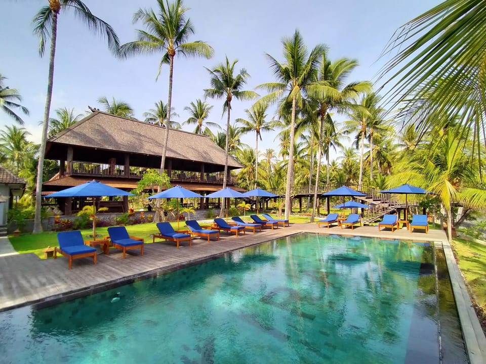 Swimming pool