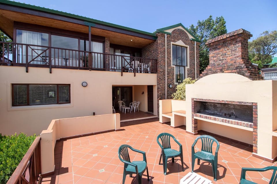 "C" Cottage overlooking the Bushmans River House in Eastern Cape
