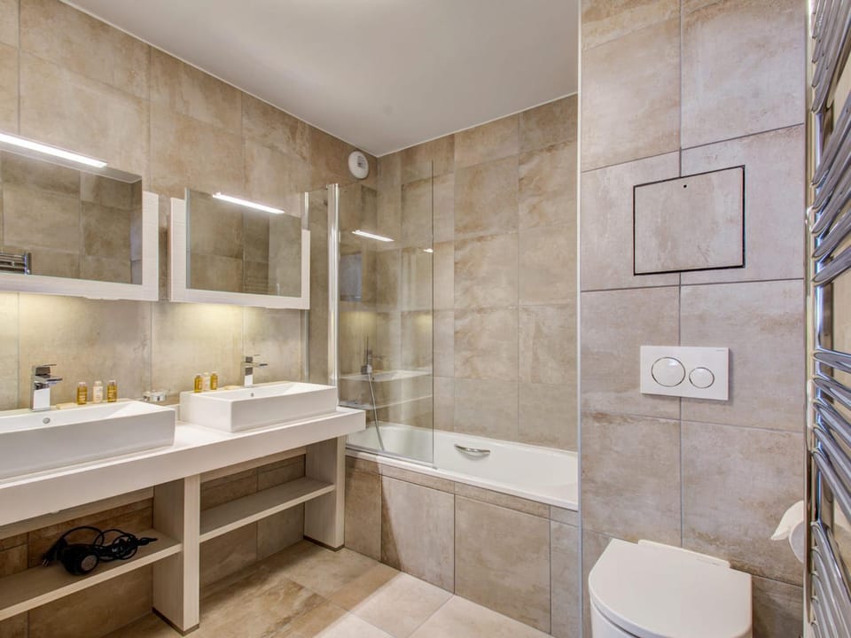 Appartement spacieux à Courchevel avec sauna, proche des pistes Apartment in Saint-Bon-Tarentaise