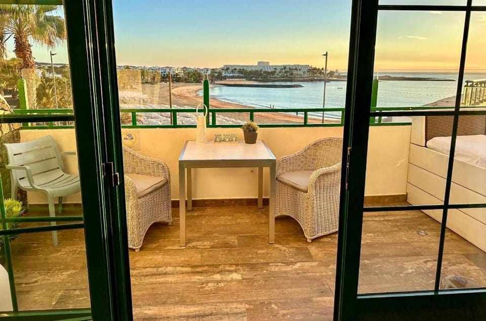 Beach House Apartment in Costa Teguise