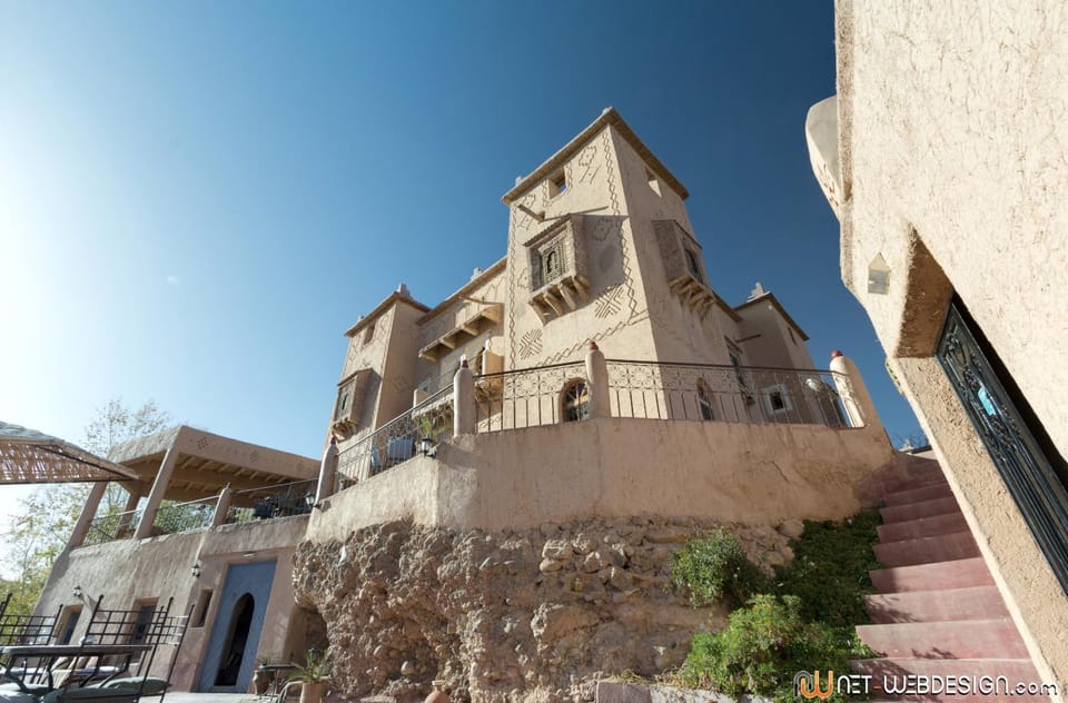Property building, Patio, Facade/entrance