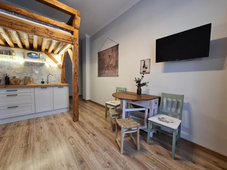 TV and multimedia, Kitchen or kitchenette, Dining area