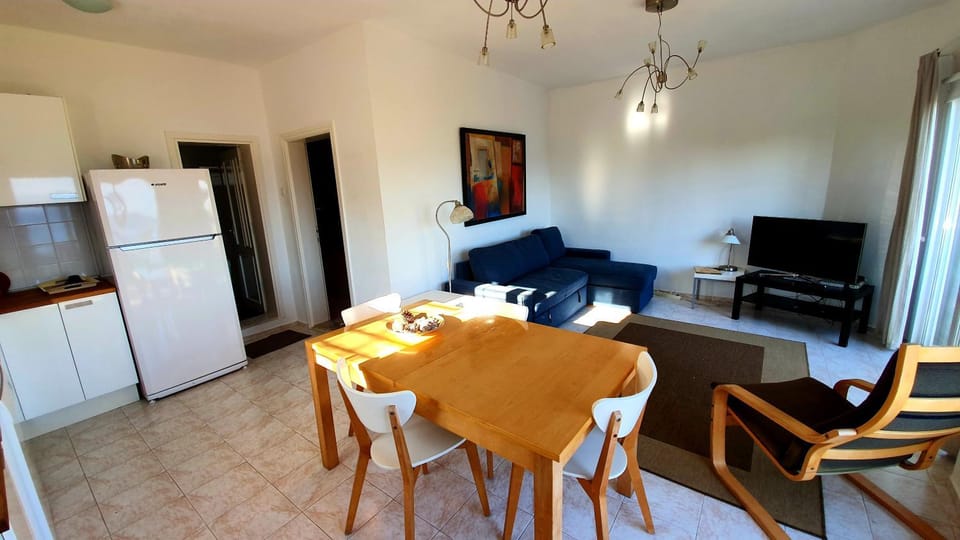 Living room, Photo of the whole room, Seating area, Dining area