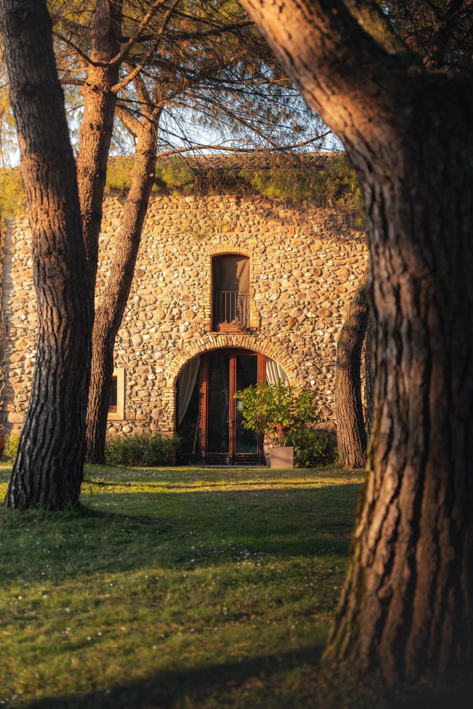 Property building, Natural landscape, Garden, Garden view