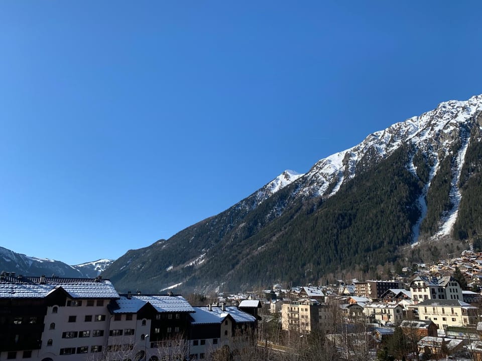 Nearby landmark, Natural landscape, Mountain view