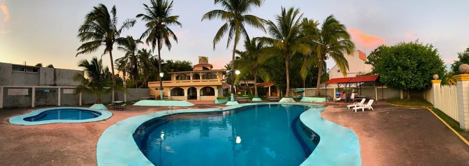 Swimming pool