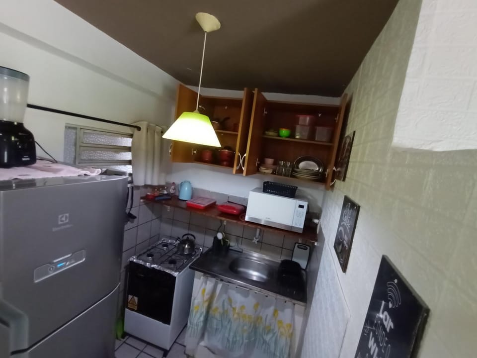 microwave, stove, kitchen