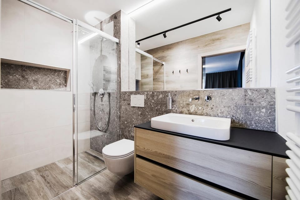 Shower, Toilet, Bathroom