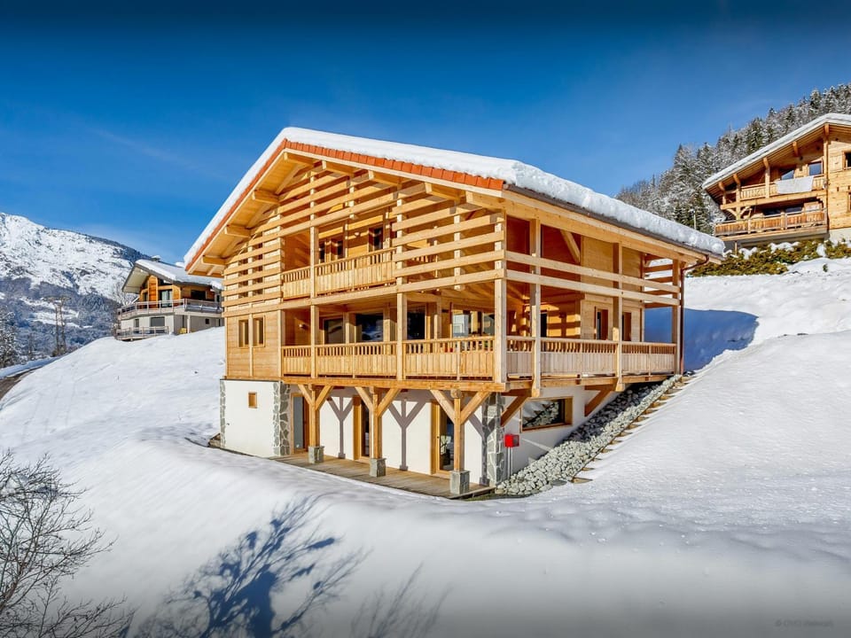 Property building, Day, Natural landscape, Winter, View (from property/room), Mountain view
