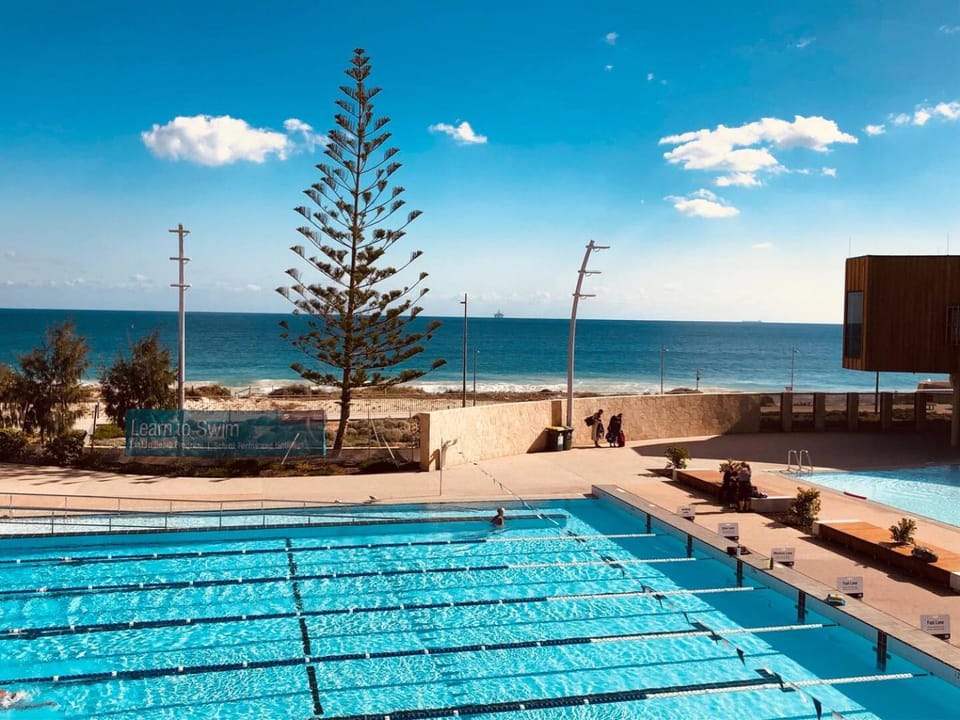 Area and facilities, Swimming pool