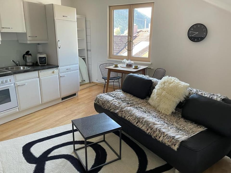 Dining area, kitchen