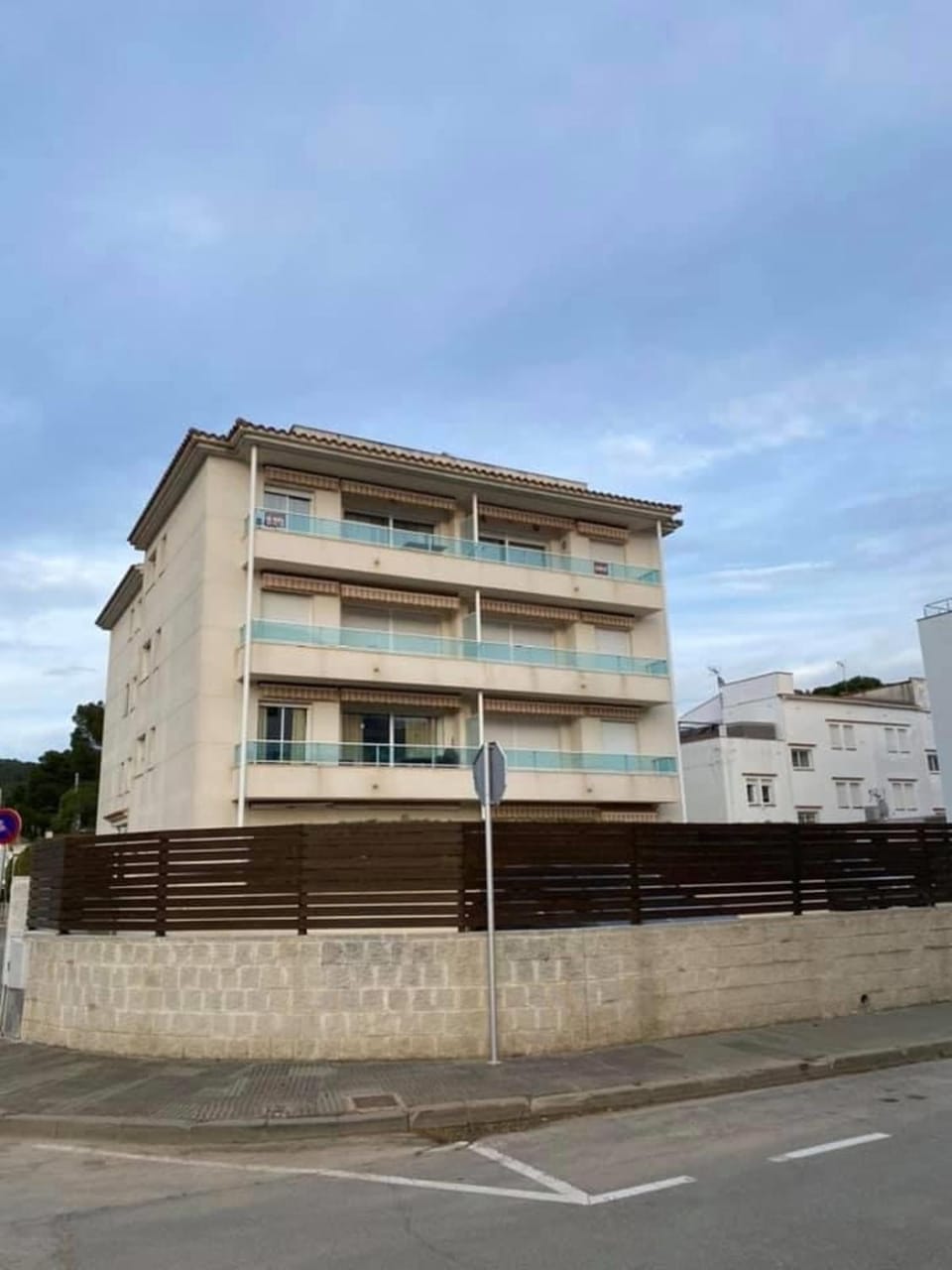 Property building, Facade/entrance, Off site