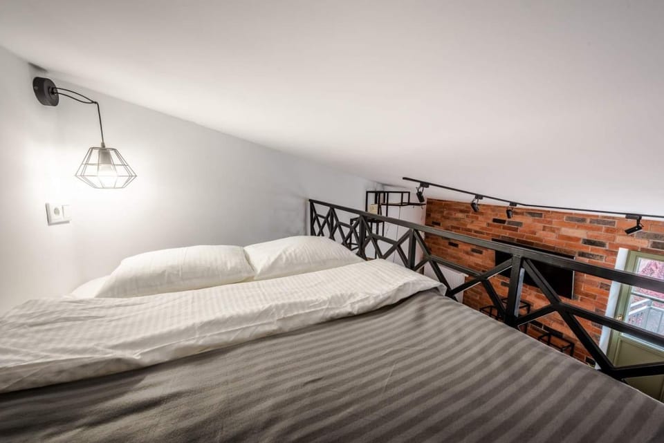 Modern APARTMENT ARIZONA STUDIO OLD TOWN Dietla balcony Apartment in Krakow