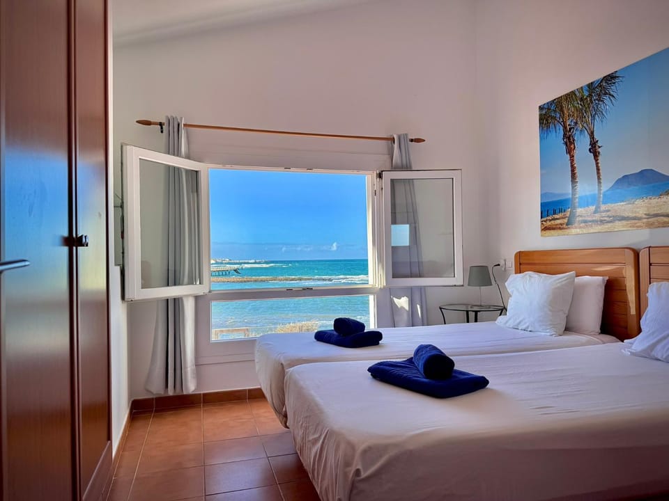 Natural landscape, Photo of the whole room, Bedroom, Sea view