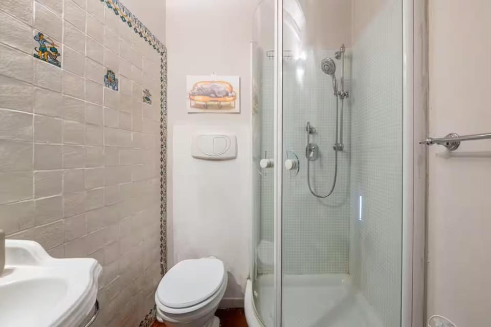 Shower, Toilet, Bathroom, bidet, towels