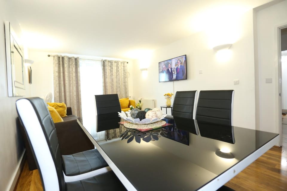 Lovely View 2 beds 2 bath Apartment, London Apartment in London