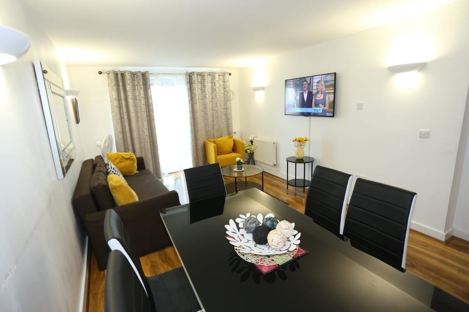 Lovely View 2 beds 2 bath Apartment, London Apartment in London