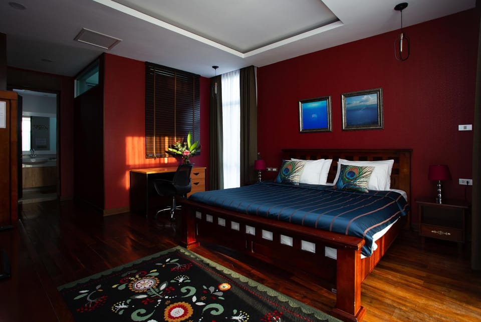 Toilet, Bed, Photo of the whole room, Bedroom, towels, air conditioner