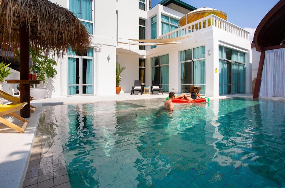 Property building, Patio, Day, People, Guests, Pool view, Swimming pool, group of guests, sunbed