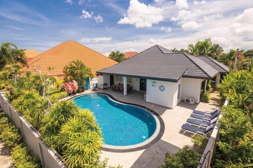 Villa Sabai minutes to City, Beach, Walkingstreet House in Pattaya City