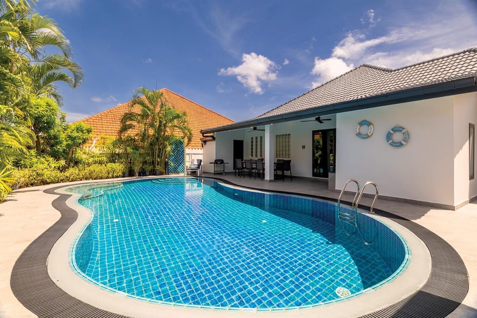 Villa Sabai minutes to City, Beach, Walkingstreet House in Pattaya City