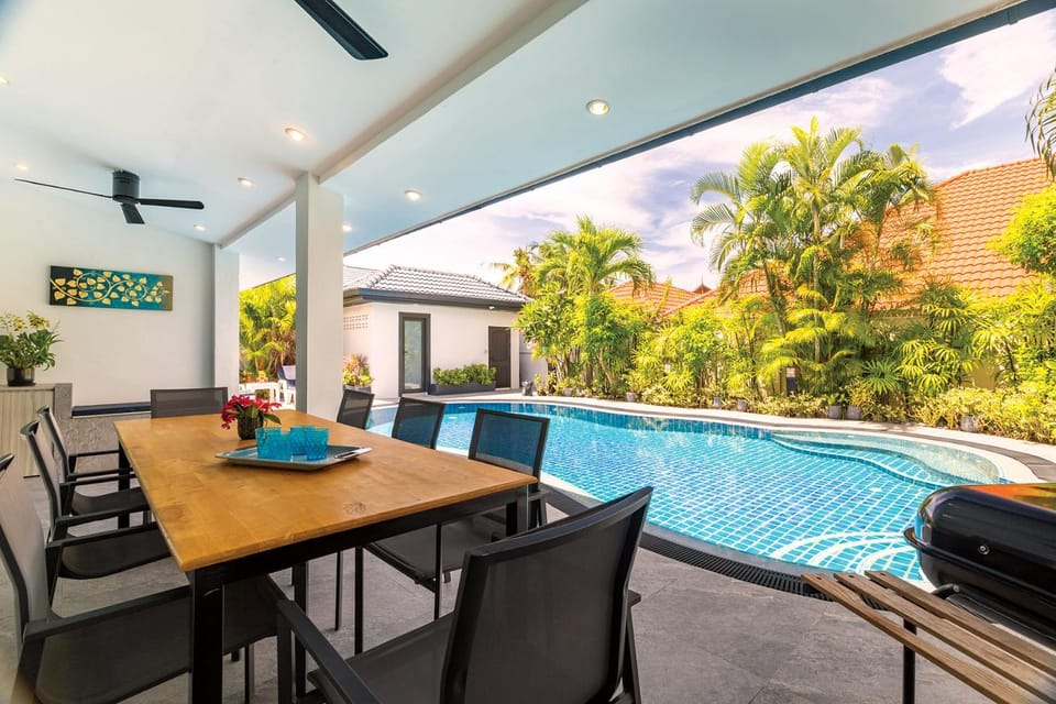 Villa Sabai minutes to City, Beach, Walkingstreet House in Pattaya City