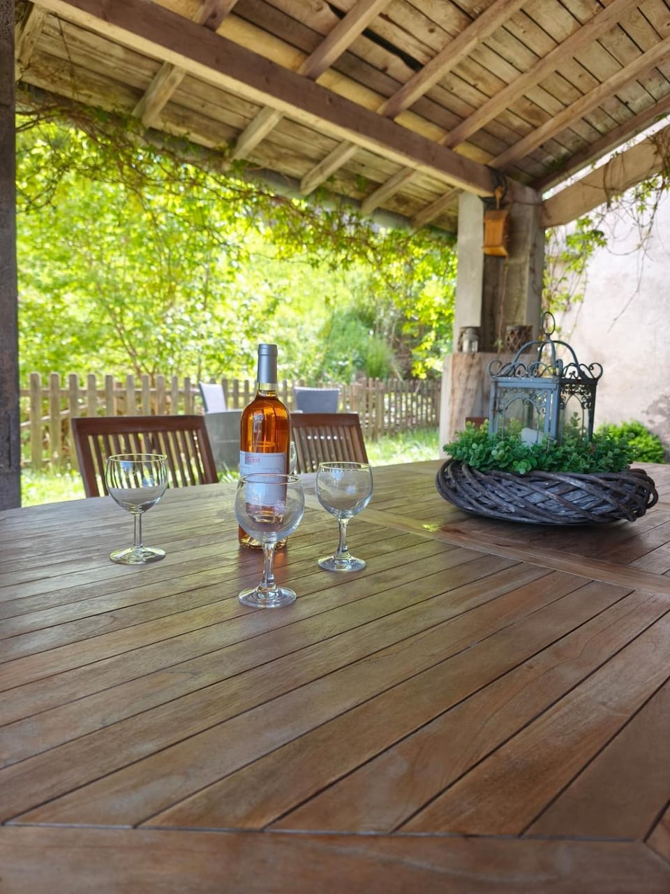 Patio, Day, Garden, Dining area, Garden view, Drinks, Alcoholic drinks