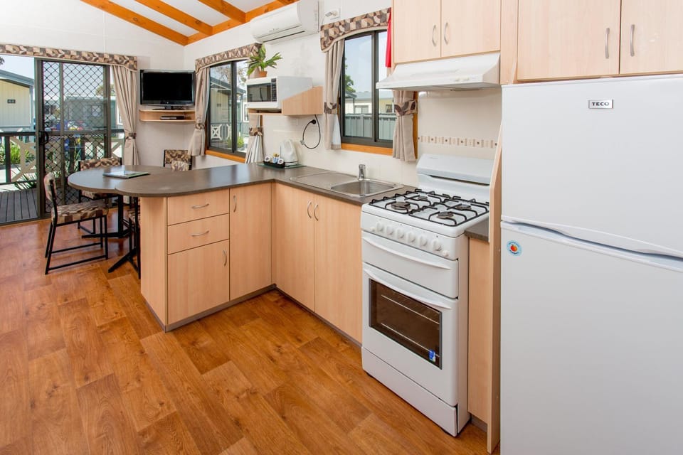 BIG4 Whiters Holiday Village Campground/ 
RV Resort in Lakes Entrance