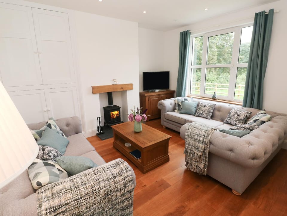 Copybush Cottage House in Martletwy