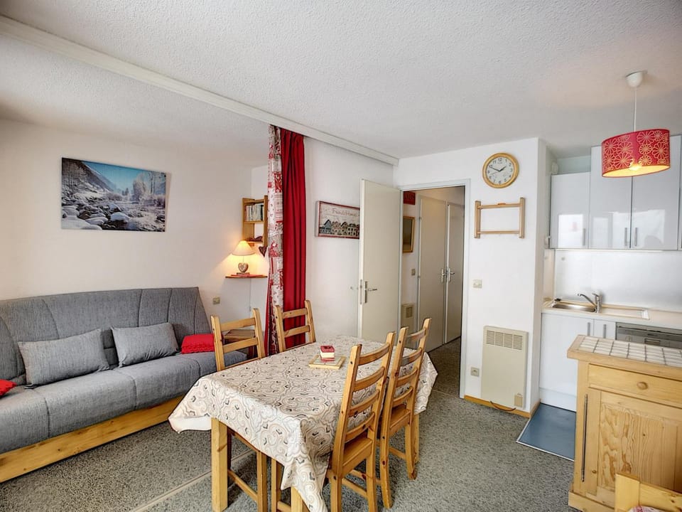 Appartement 2 pièces 4 pers, ski aux pieds, Les Menuires, parking gratuit - FR-1-178-345 Apartment in Les Allues