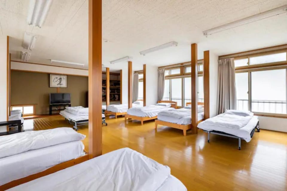 Communal lounge/ TV room, Bed, TV and multimedia, Bedroom