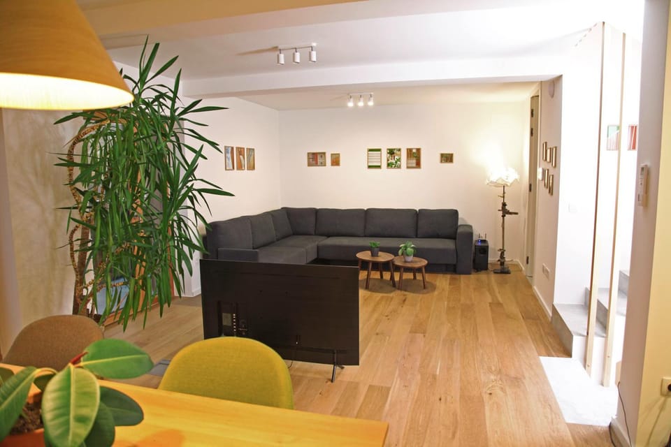 TV and multimedia, Living room, Seating area, On site