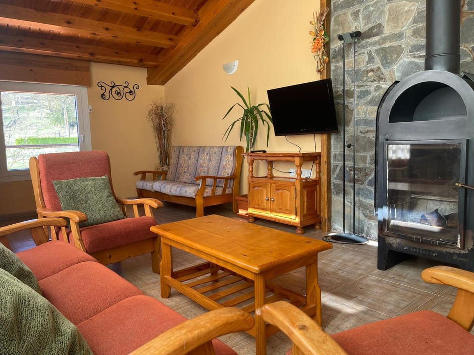 Communal lounge/ TV room, Living room, Evening entertainment