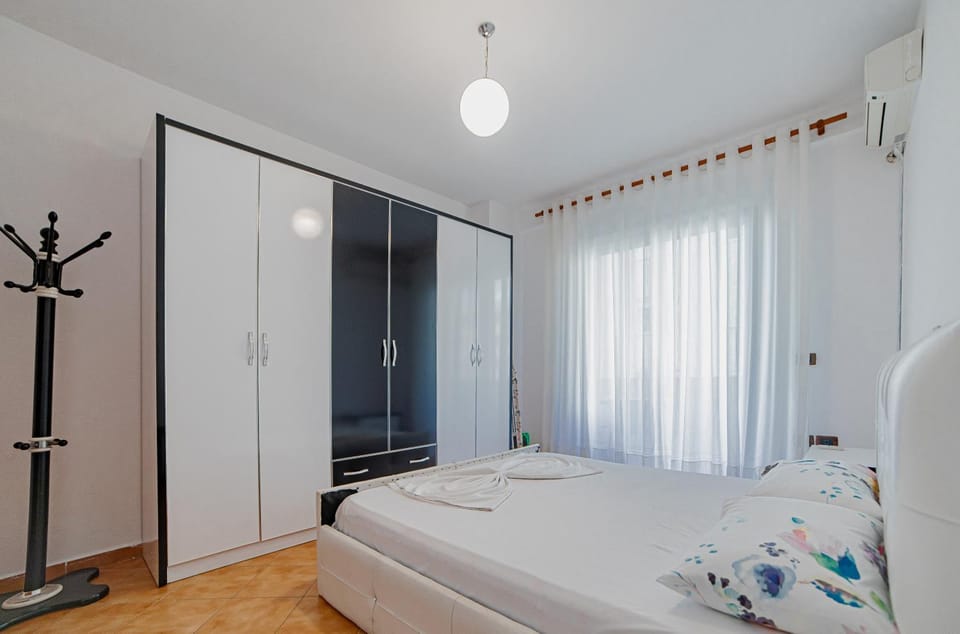Bed, Photo of the whole room, Bedroom, wardrobe