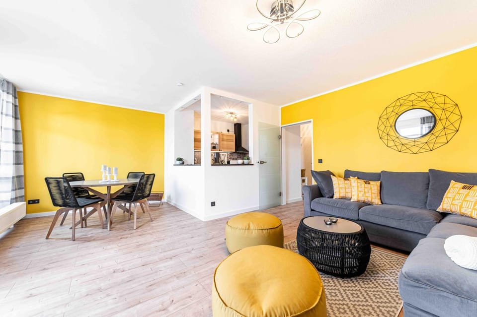 Living room, Seating area, Dining area
