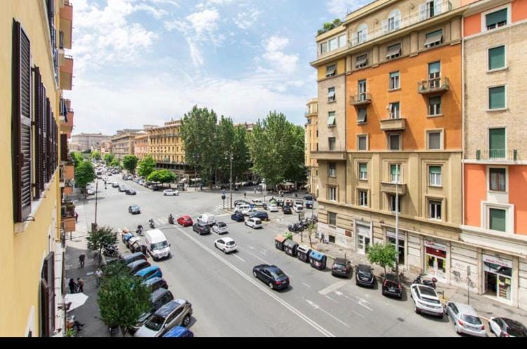 Day, View (from property/room), Street view