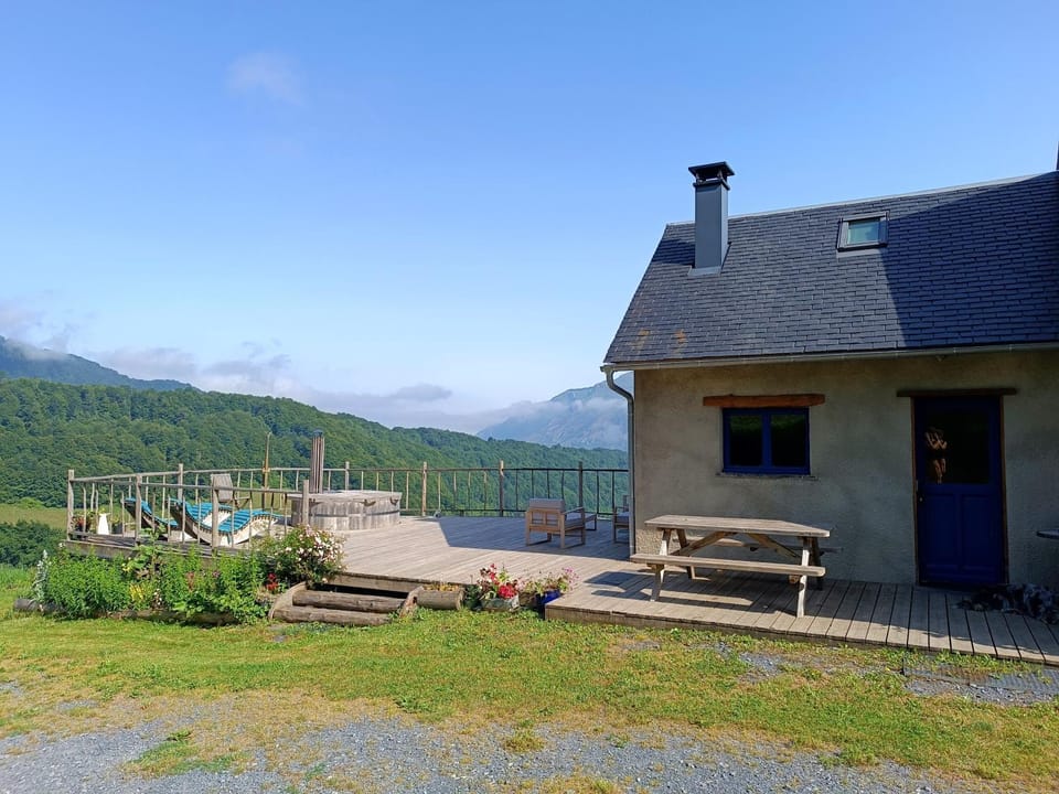Property building, Natural landscape, Mountain view, sunbed