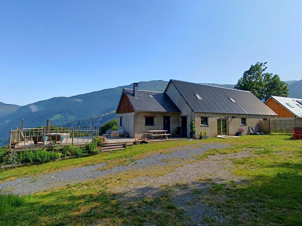 Property building, Natural landscape, Mountain view