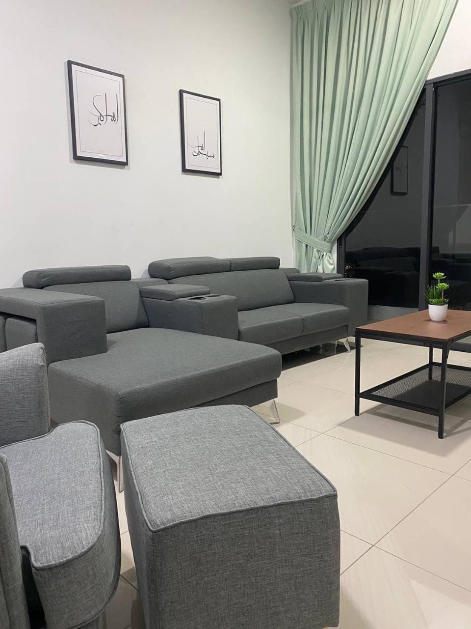 Living room, Seating area