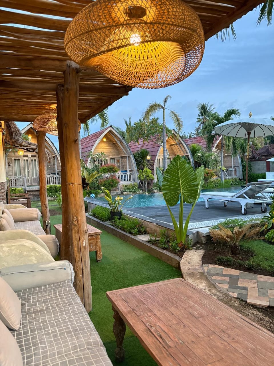 Property building, Patio, Day, Garden, Seating area, Garden view, Swimming pool