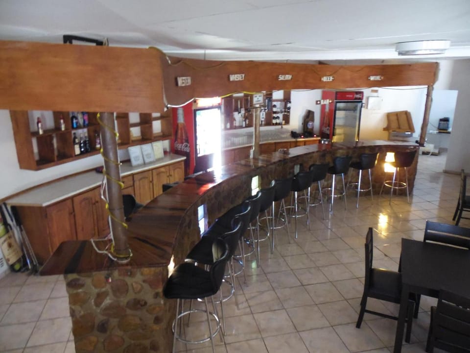 Property building, Restaurant/places to eat