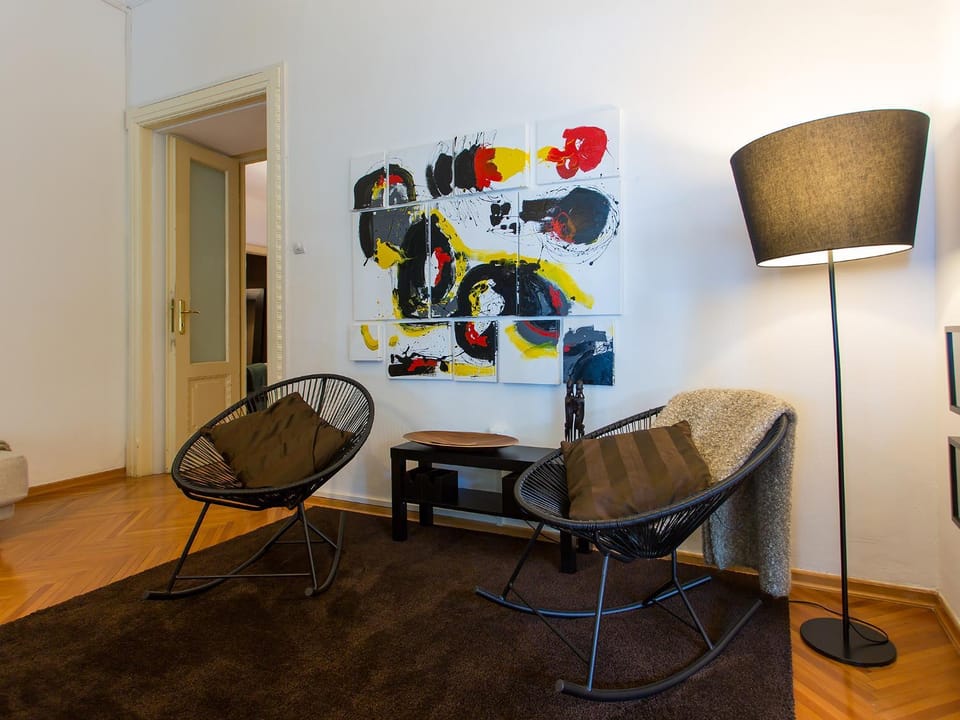 Living room, Area and facilities
