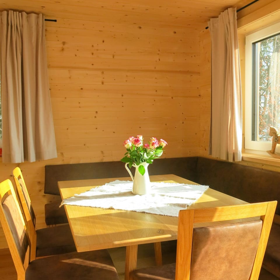 Decorative detail, Dining area