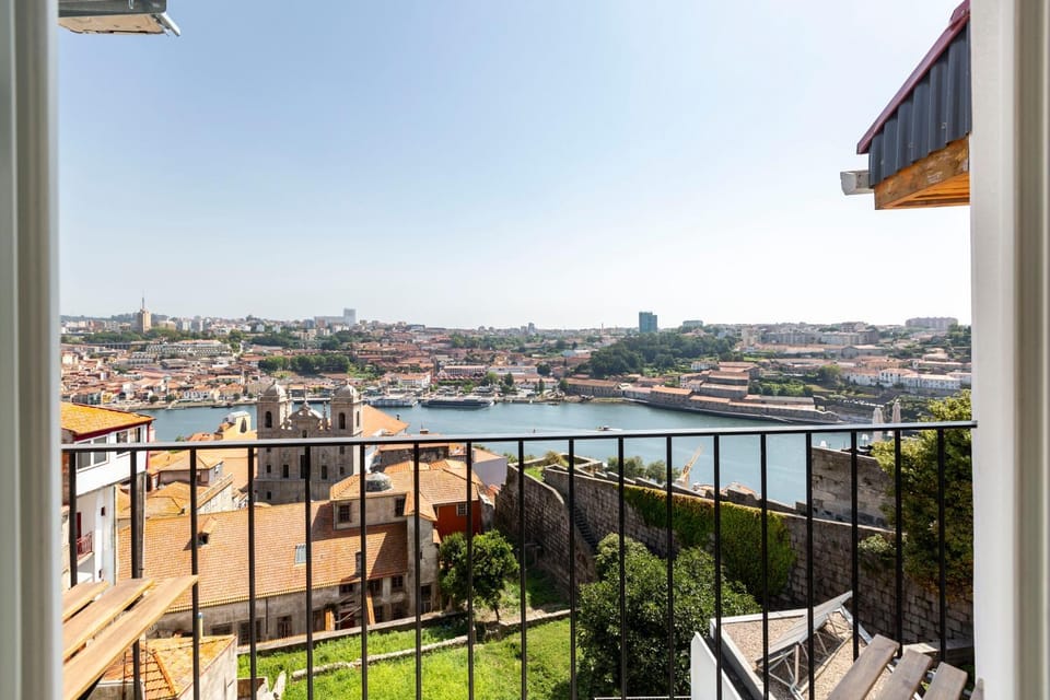 Balcony/Terrace, City view, River view